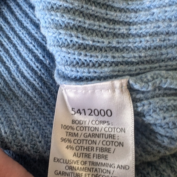 Elle 100% cotton blue sweater with white "dots" on front. - Picture 8 of 9